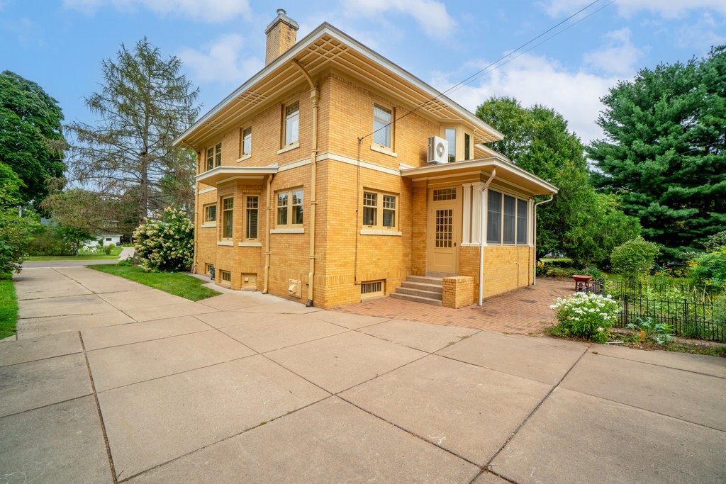 707 W Columbia Street, Chippewa Falls, WI — photo 44