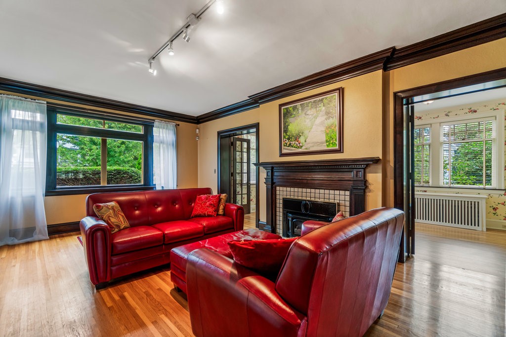 707 W Columbia Street, Chippewa Falls, WI — photo 6