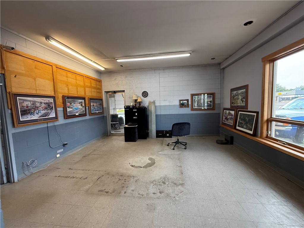 8 S 4th Street Barron WI 54812 — photo 11