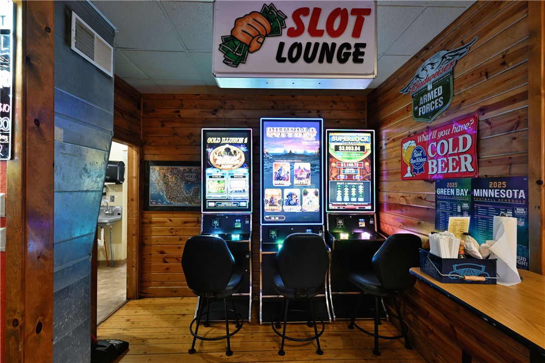 6098 S State Highway 35 Superior WI 54880 — photo 17