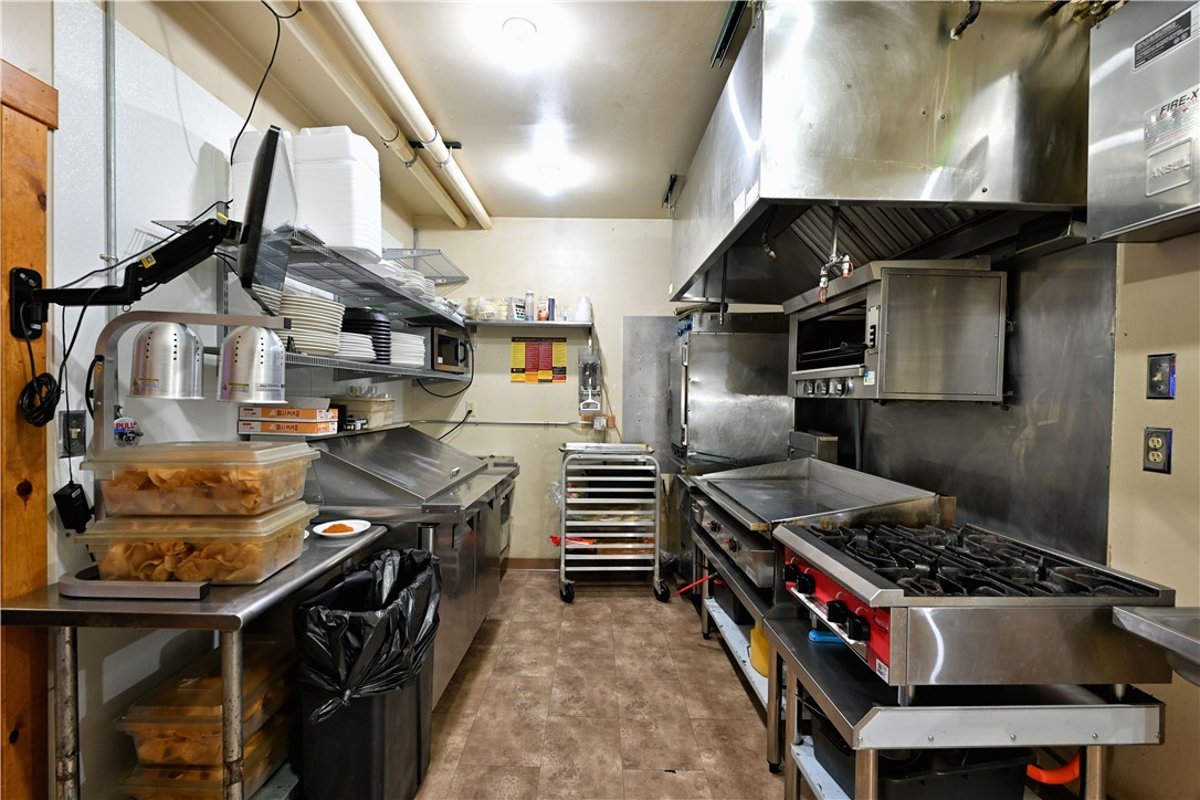 6098 S State Highway 35 Superior WI 54880 — photo 19