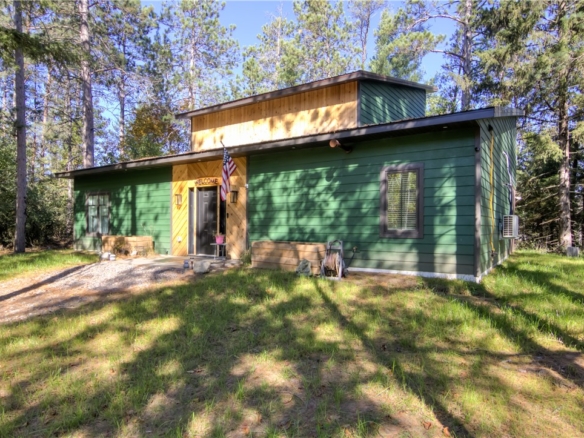 Residentialhouse for sale picture with an address of  10041 Hwy 27  in Hayward and a list price of 499000