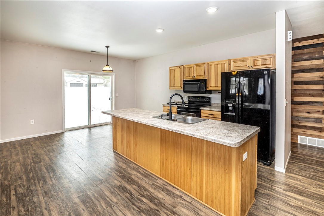 103-Creekside-Black-River-Falls-WI-54615-3