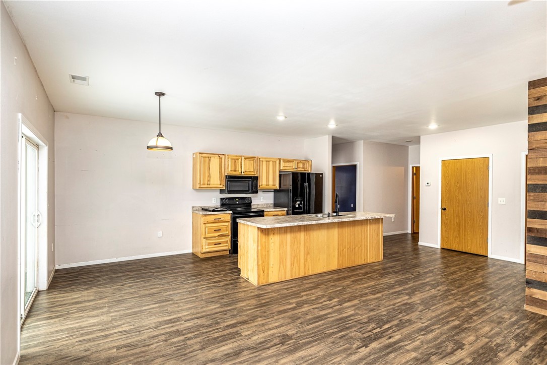 103-Creekside-Black-River-Falls-WI-54615-4