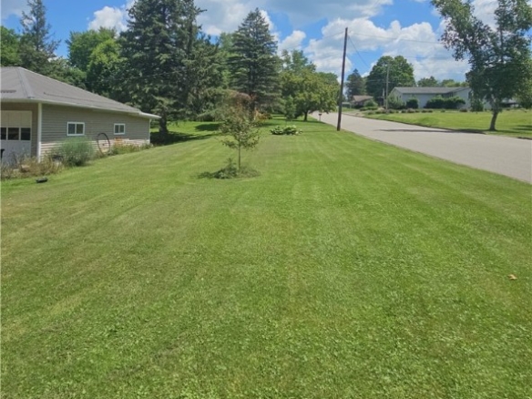 Residentialhouse for sale picture with an address of  105 Court Street in Neillsville and a list price of 155000