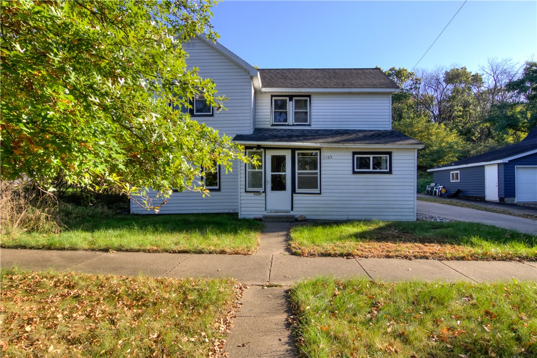 1105-Dodge-Eau-Claire-WI-54701-7