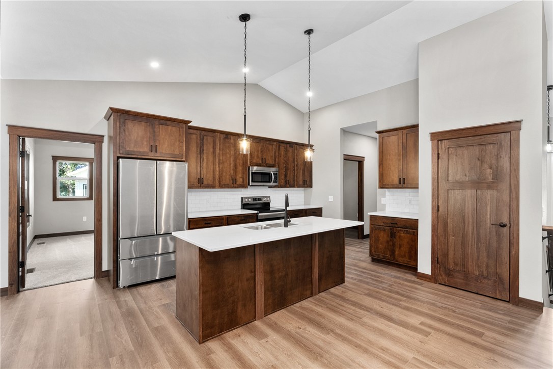 Residentialhouse for sale picture with an address of  1138 Craven Court in Eau Claire and a list price of 519900