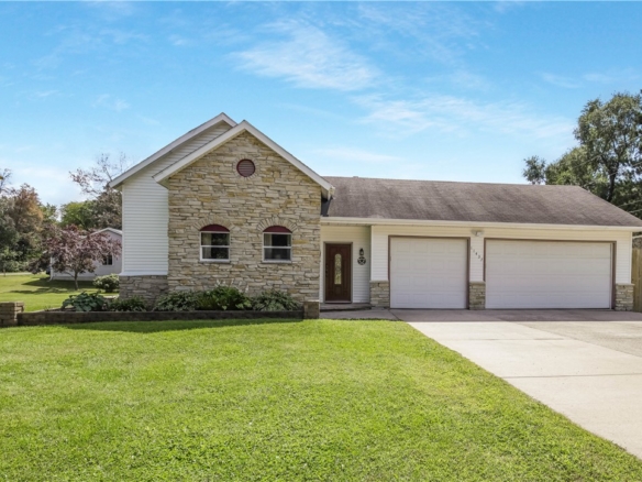 Residentialhouse for sale picture with an address of  11437 22nd Avenue in Chippewa Falls and a list price of 319900