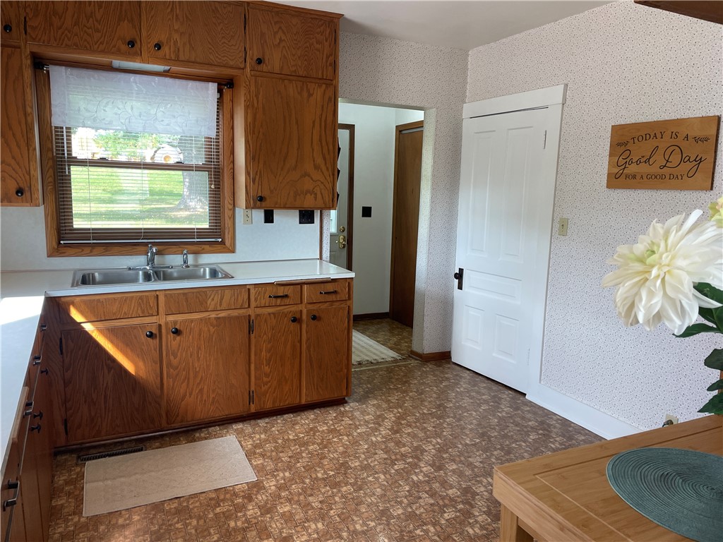 13024-9th-Osseo-WI-54758-1