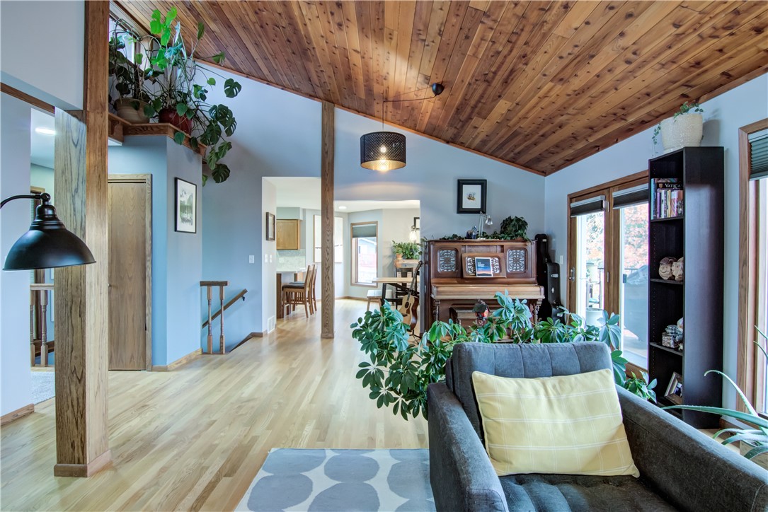 1314-16th-Menomonie-WI-54751-2