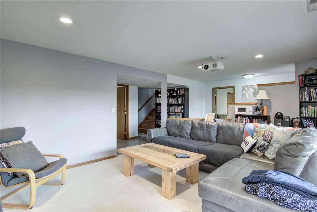 1314-16th-Menomonie-WI-54751-7