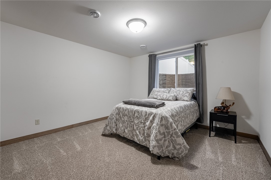 1337-Juniper-Eau-Claire-WI-54703-4