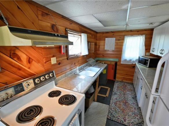 Residentialhouse for sale picture with an address of  13475 Wilderness Drive in Gordon and a list price of 169900