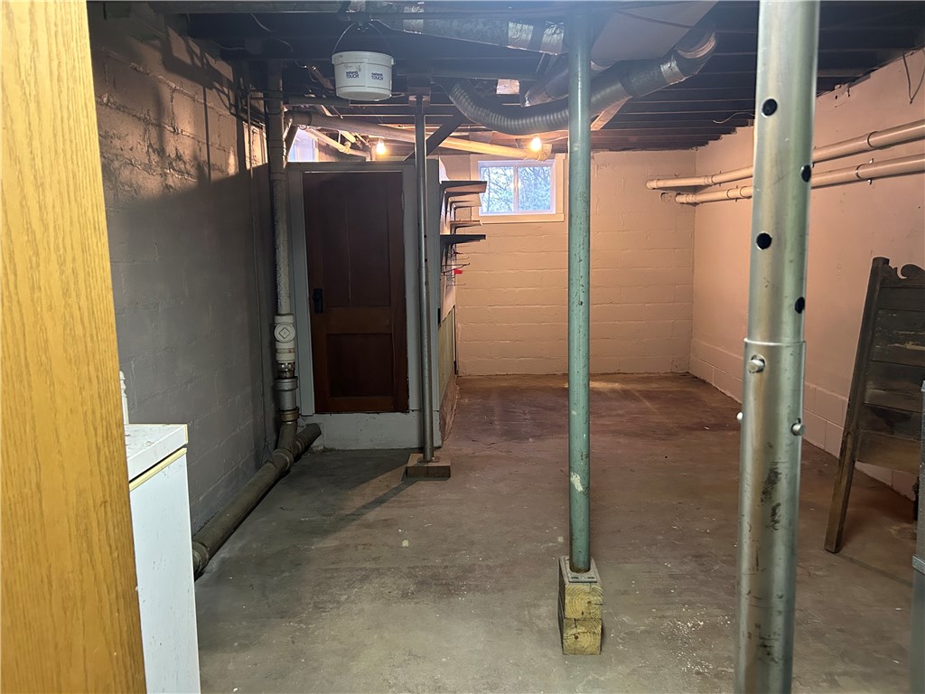 14000-10th-Osseo-WI-54758-6