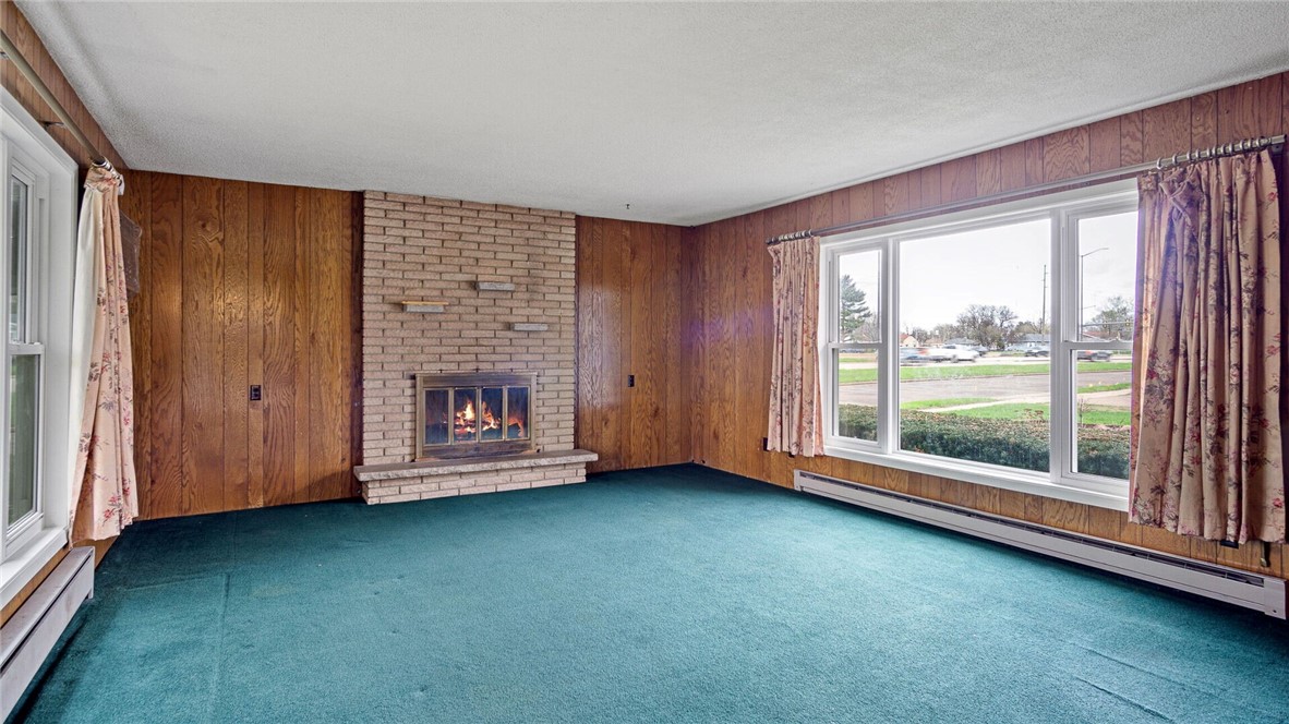 1413-Clairemont-Eau-Claire-WI-54701-1