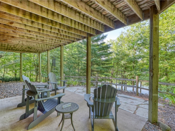 Residentialhouse for sale picture with an address of  15870W Tanager Trail in Hayward and a list price of 1189000