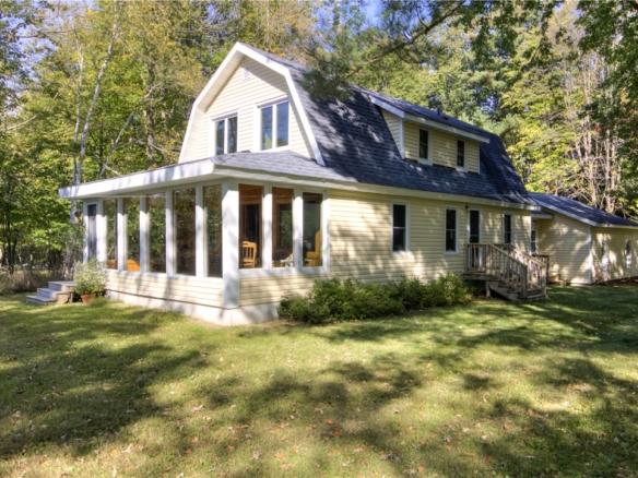 Residentialhouse for sale picture with an address of  1599 Loon Lake Drive in Birchwood and a list price of 475000