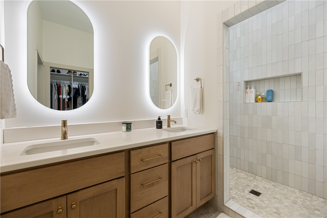 16039-366th-St-Stanley-WI-54768-2