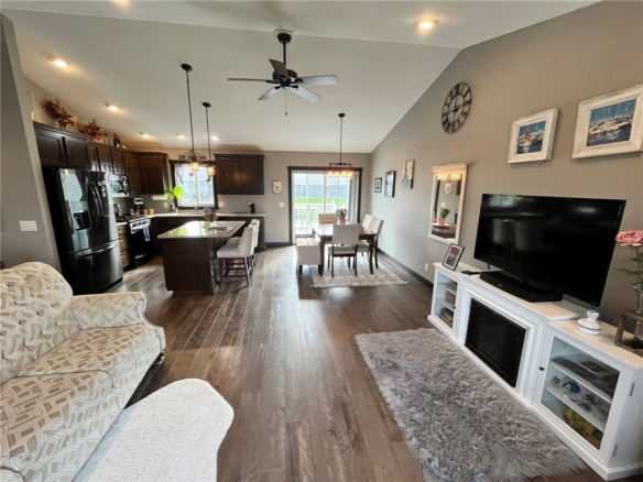 Residentialhouse for sale picture with an address of  1642 Beaver Way in New Richmond and a list price of 365000