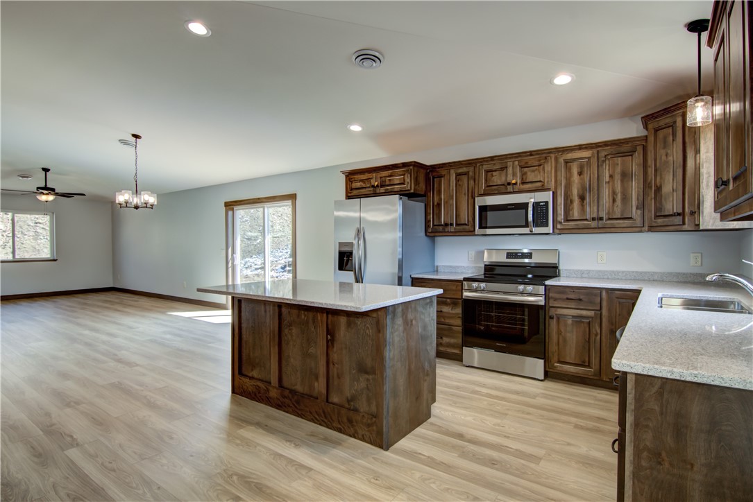 1805-11th-Menomonie-WI-54751-3