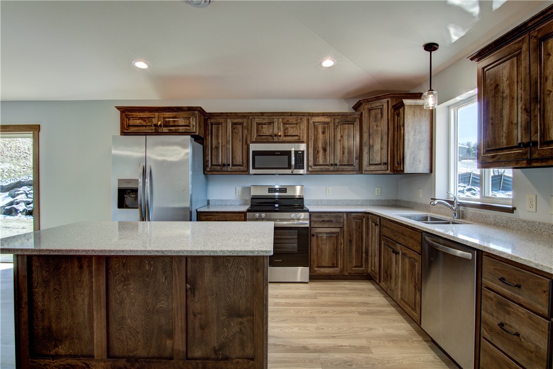 1805-11th-Menomonie-WI-54751-4