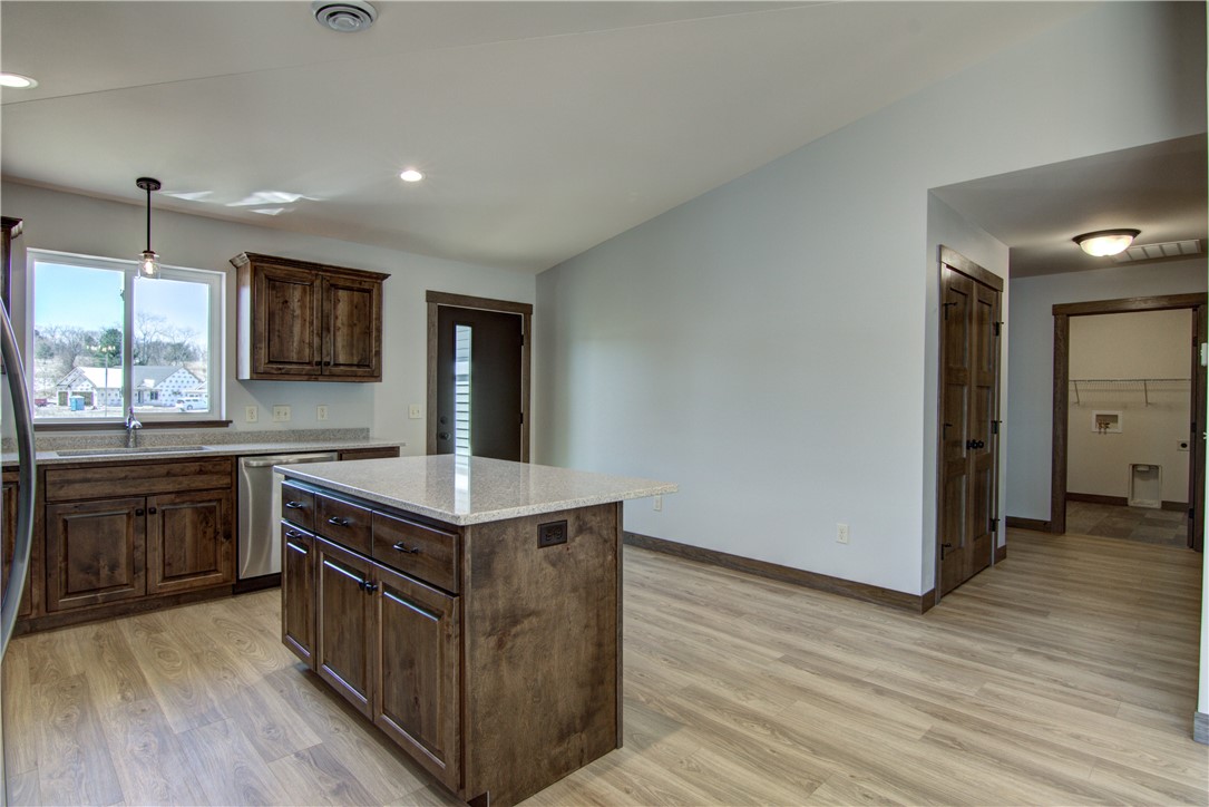 1805-11th-Menomonie-WI-54751-6