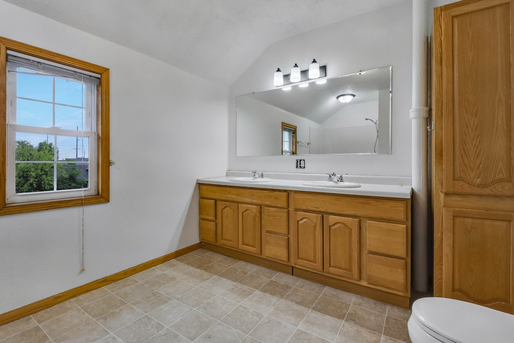 19-Gates-Rice-Lake-WI-54868-7