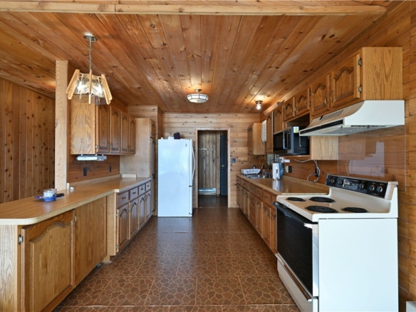 Residentialhouse for sale picture with an address of  1905 Lake Road in Barnes and a list price of 675000