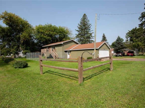 Residentialhouse for sale picture with an address of  207 1st Avenue in Milltown and a list price of 239900