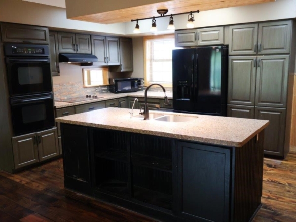 Residentialhouse for sale picture with an address of  2113 80th Street in Somerset and a list price of 399900