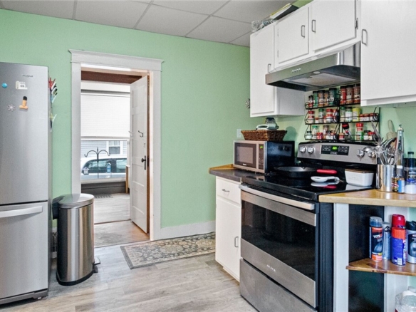 Residentialhouse for sale picture with an address of  2124 8th Street in Eau Claire and a list price of 189900