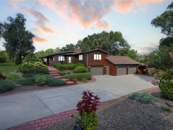 Residentialhouse for sale picture with an address of  2208 Menomonie Street in Eau Claire and a list price of 499900