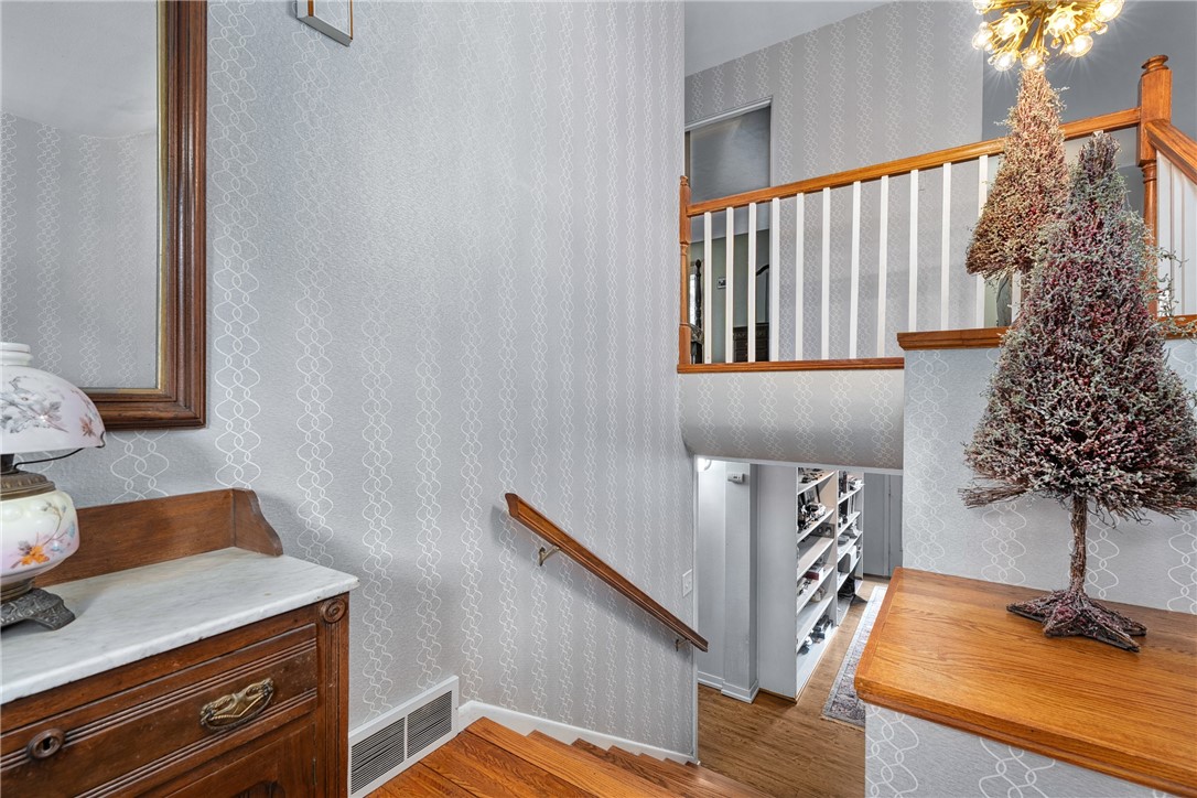 2208-Menomonie-Eau-Claire-WI-54703-7