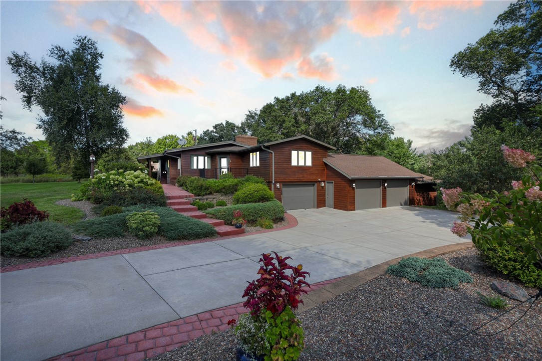 2208 Menomonie Street Eau Claire WI 54703