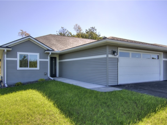 Residentialhouse for sale picture with an address of  2285 Carlone Street in Cumberland and a list price of 330312