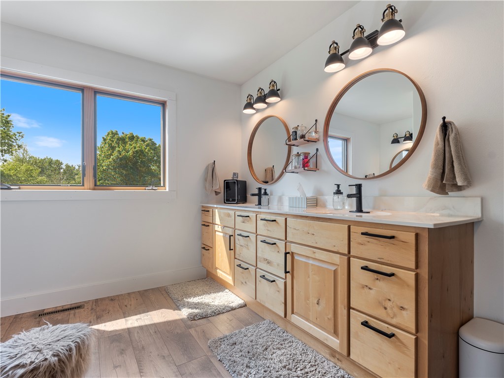 2424-12-34-Cameron-WI-54822-4