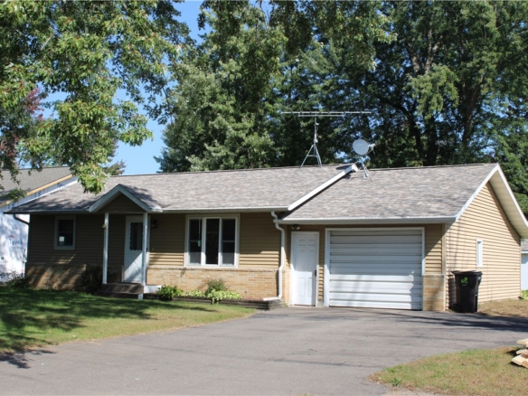 Residentialhouse for sale picture with an address of  2517 Blakeley Avenue in Eau Claire and a list price of 239875
