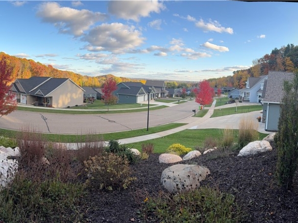 Residentialhouse for sale picture with an address of  2749 33rd Avenue in Eau Claire and a list price of 685000