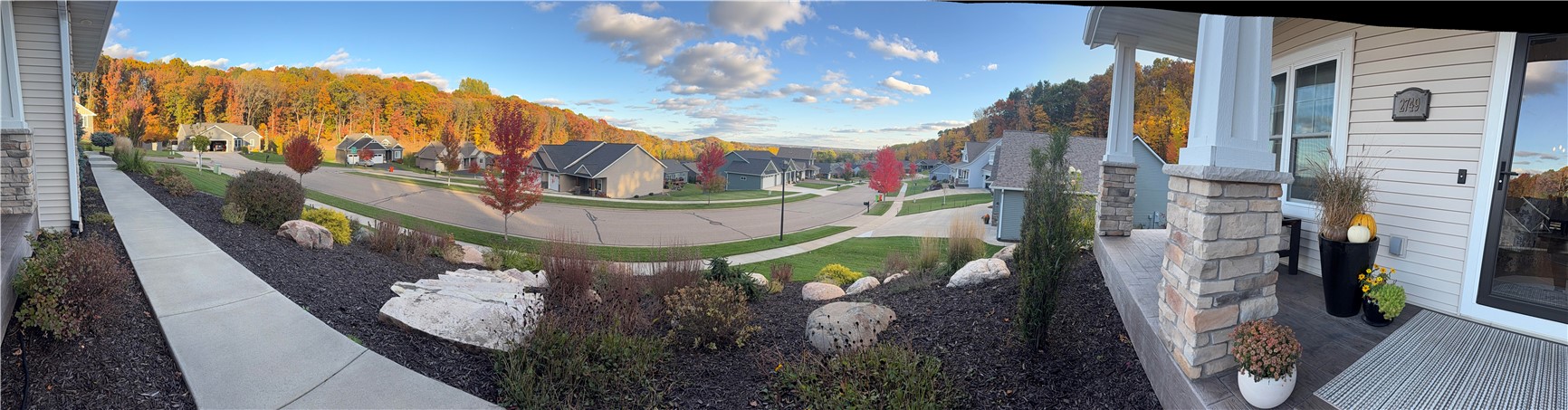 Residentialhouse for sale picture with an address of  2749 33rd Avenue in Eau Claire and a list price of 685000