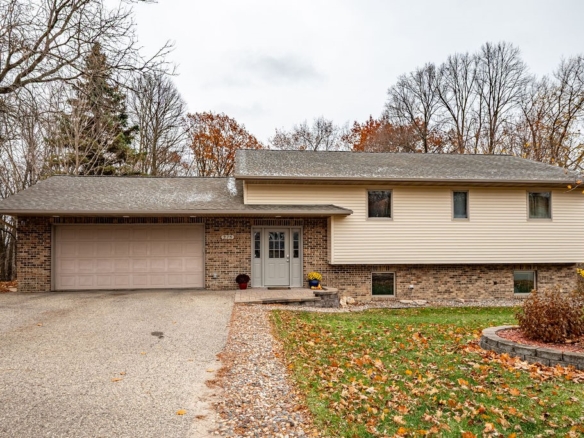 Residentialhouse for sale picture with an address of  275 Sunset Lane in Ellsworth and a list price of 349900
