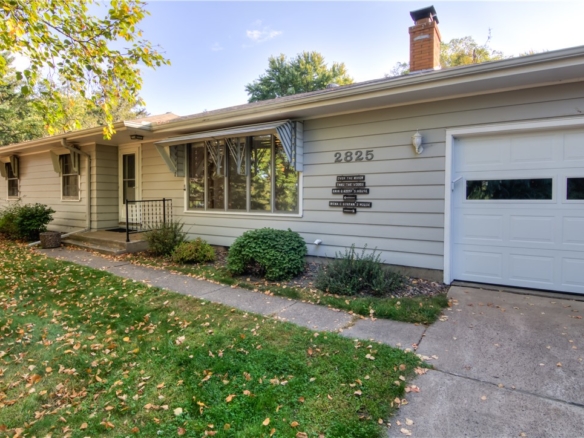 Residentialhouse for sale picture with an address of  2825 Crestwood Road in Eau Claire and a list price of 319999