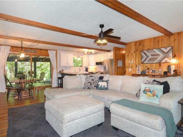 Residentialhouse for sale picture with an address of  28933 Treasure Island Road in Danbury and a list price of 340000