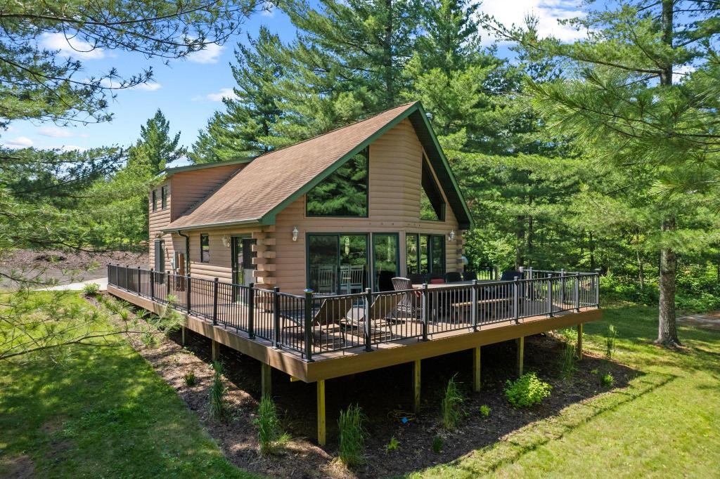 Residentialhouse for sale picture with an address of  29116 Pardun Road in Danbury and a list price of 599900