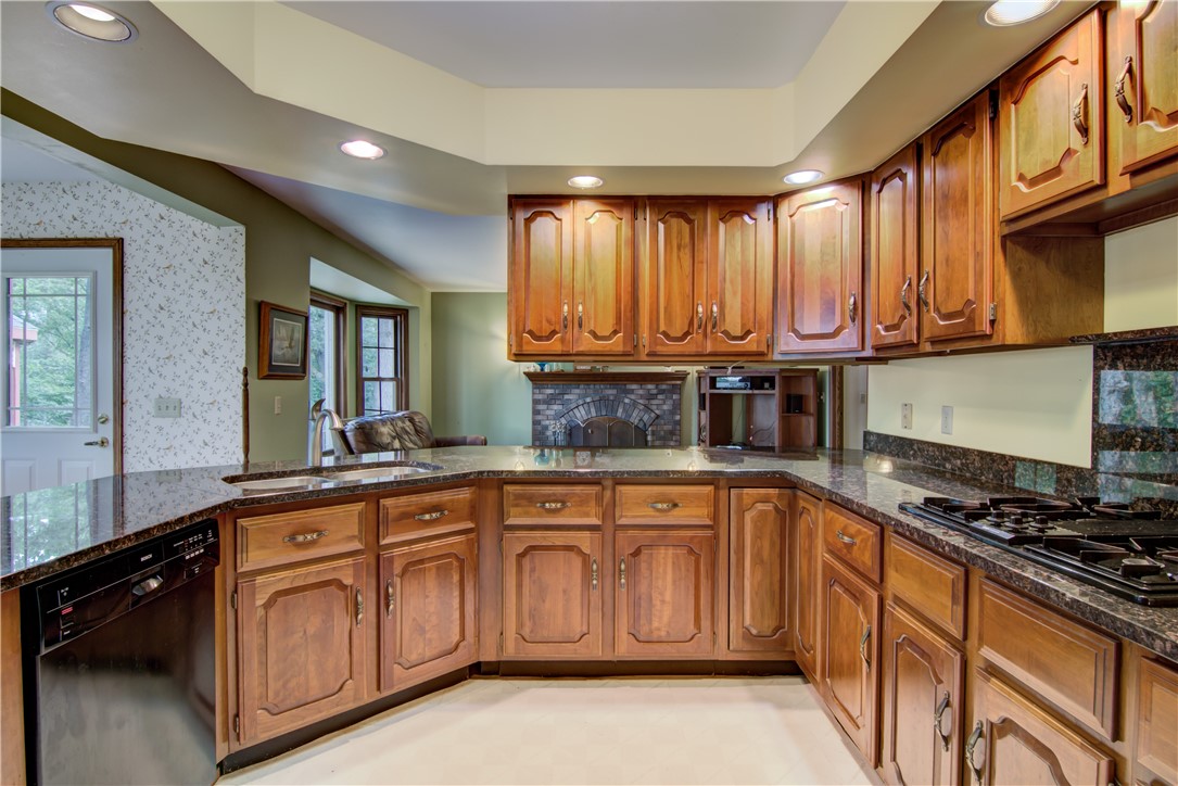 2915-Plum-Tree-Menomonie-WI-54751-1