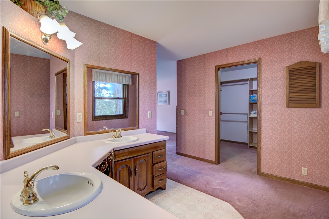2915-Plum-Tree-Menomonie-WI-54751-4