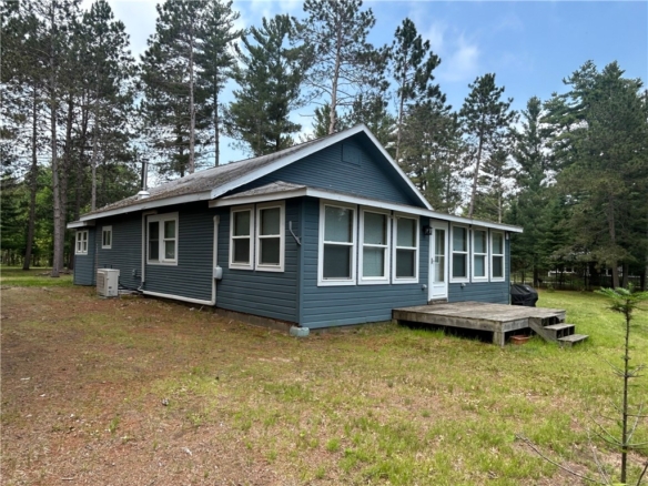 Residentialhouse for sale picture with an address of  29184 Jana Road in Danbury and a list price of 499900