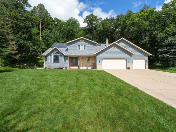 Residentialhouse for sale picture with an address of  2964 Princeton Avenue in Eau Claire and a list price of 450000