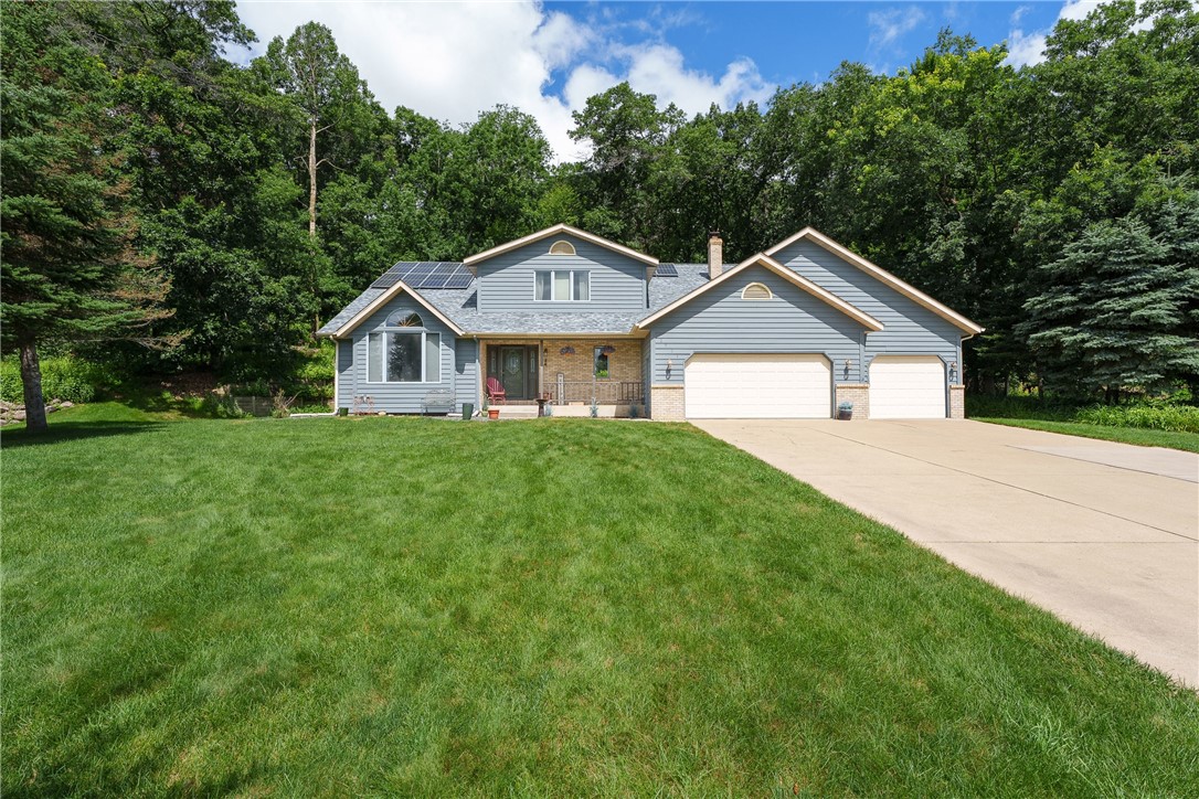 Residentialhouse for sale picture with an address of  2964 Princeton Avenue in Eau Claire and a list price of 450000