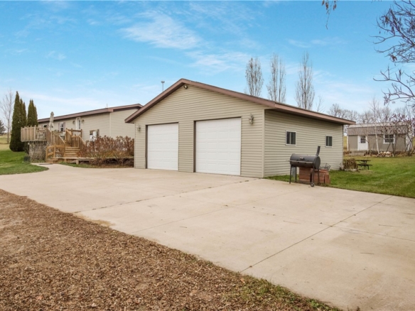 Residentialhouse for sale picture with an address of  3 27 7/8 Street in New Auburn and a list price of 209900