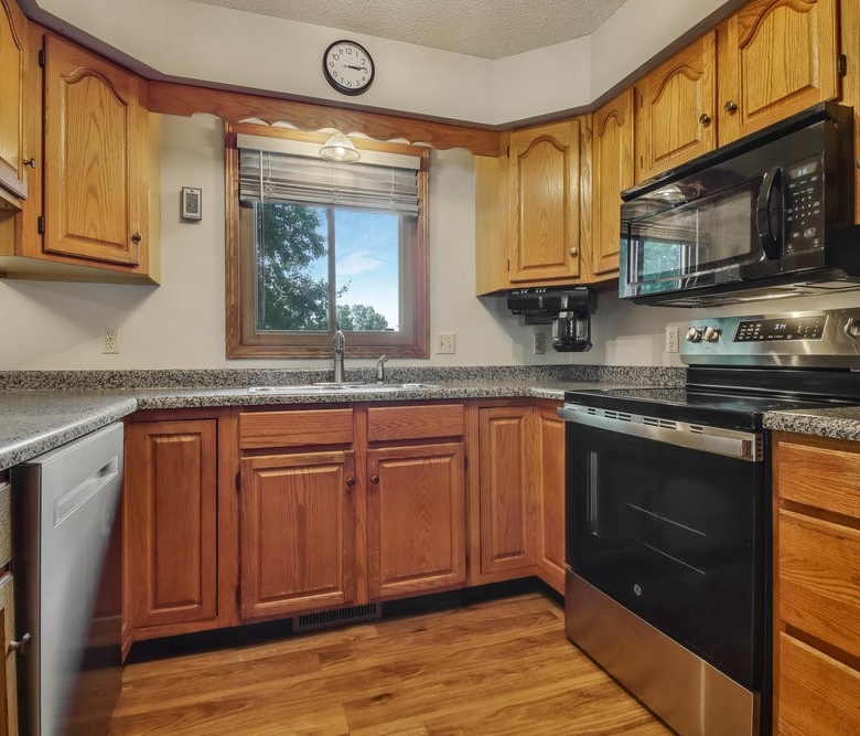 302 Summit Court Chippewa Falls WI 54729